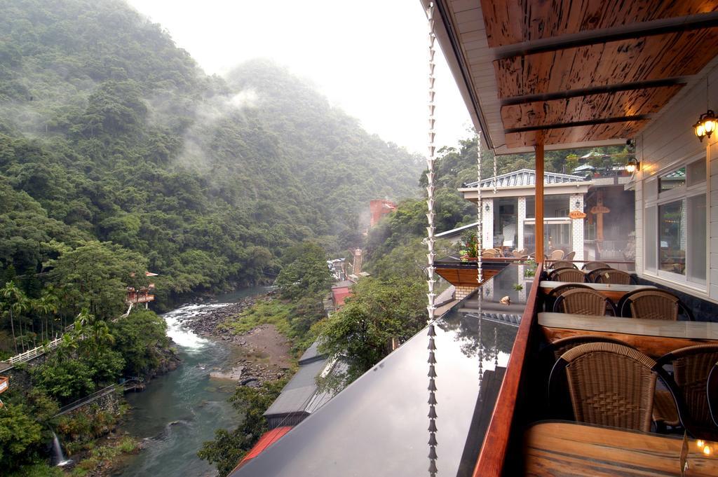 Sun Moon Bed& Breakfast Lejlighed Wulai Eksteriør billede